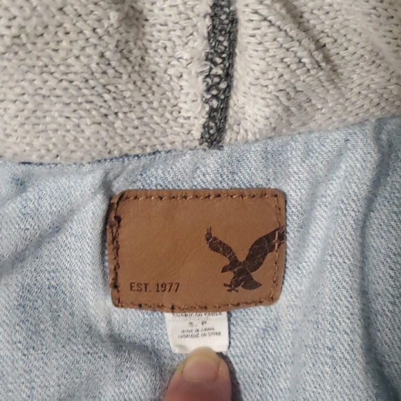 American Eagle Jean jacket with hoodie - Picture 4 of 5